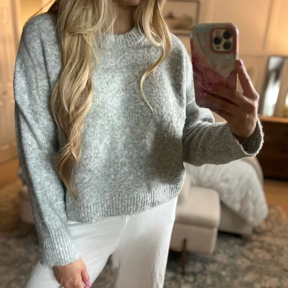 Abercrombie & Fitch Light Gray Women's Sweater - Picture 2 of 5